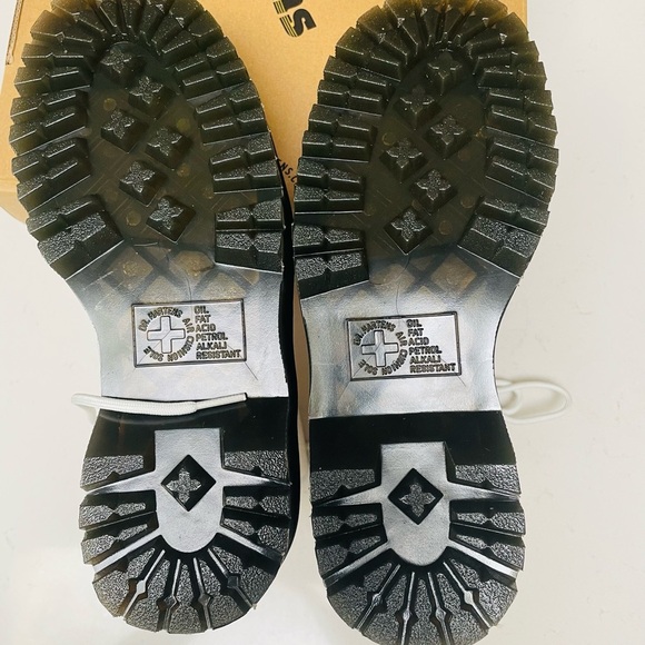 Brand NEW Dr. Martens SINCLAIR MILLED NAPPA LEATHER PLATFORM BOOTS Size 7 Women - Picture 3 of 16